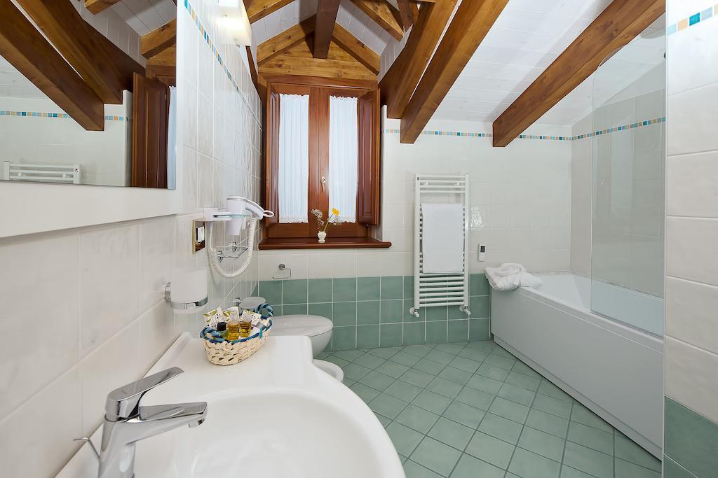 Deluxe Double Room with Spa Bath,244686245:JPEG